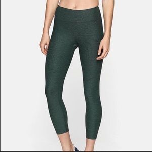 Outdoor Voices 3/4 warmup legging dark green